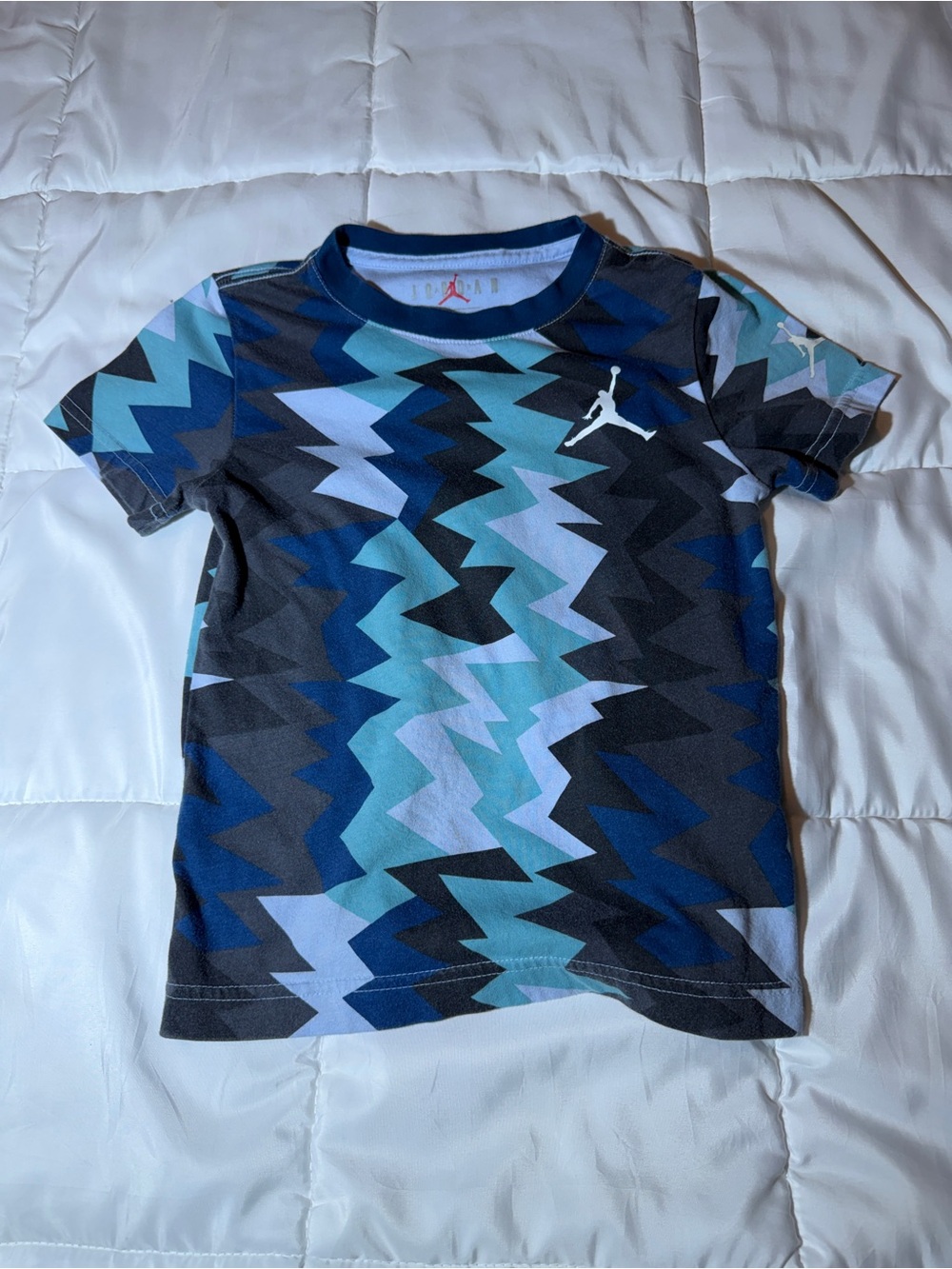 Jordan Boys Size 5-6 Blue Geometric Jumpman T-Shirt